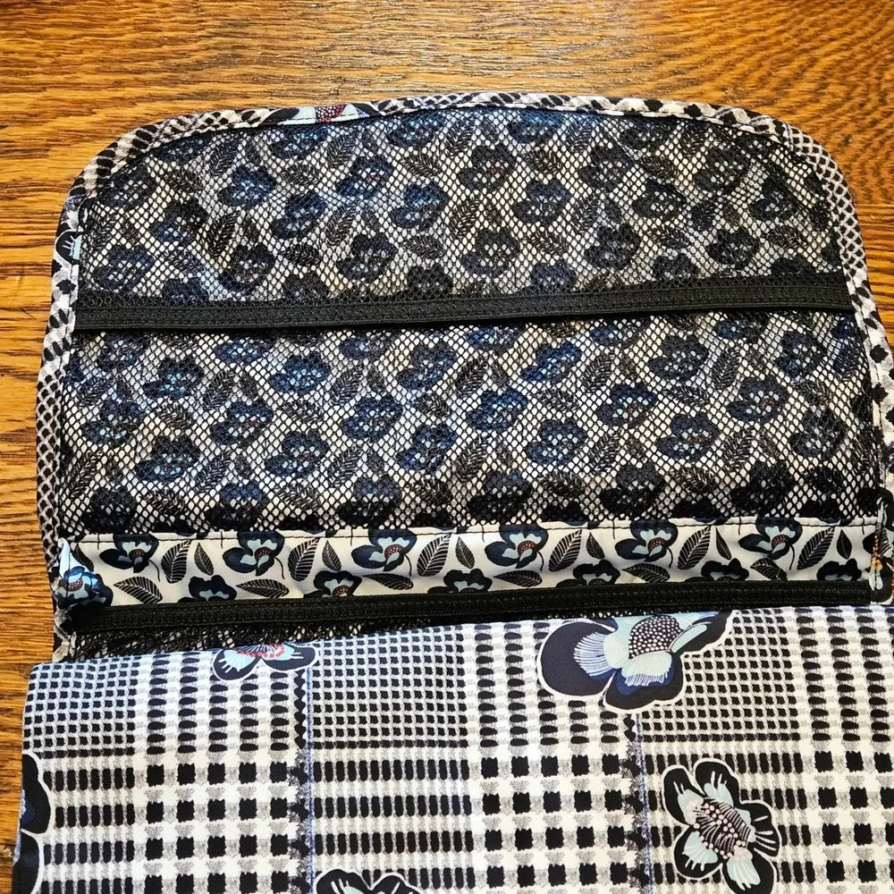 Vera Bradley Diaper Change Pad Plaid Floral Quilted Toiletry Bag‎ Black Blue